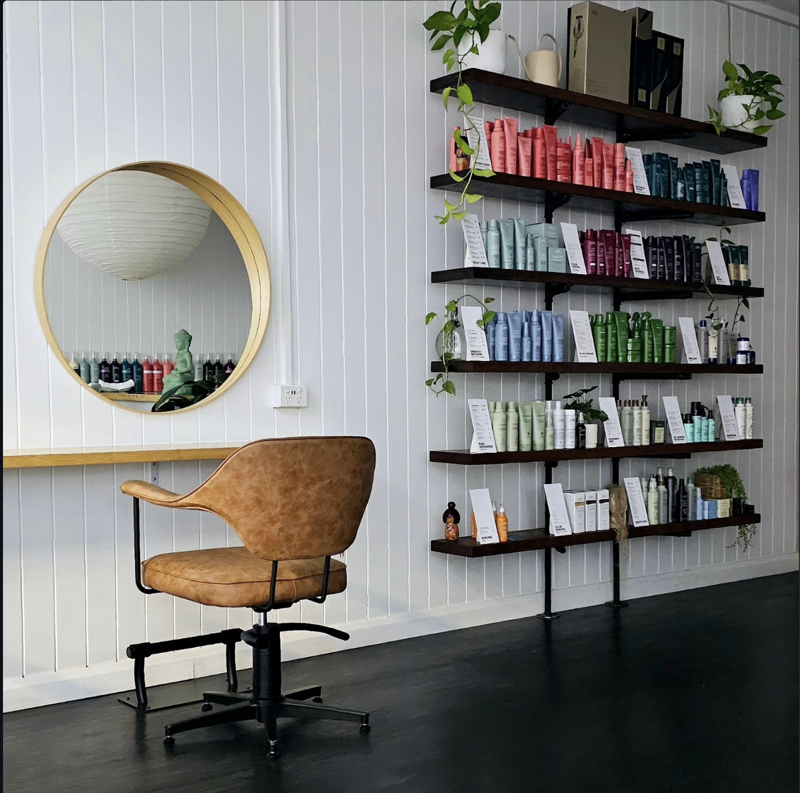 Shinjuku Station Hair Salon about image placeholder